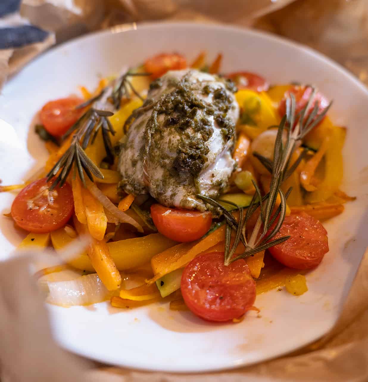 Fisch Rezept | Doradenfilet auf Gemüse in Papier gegart